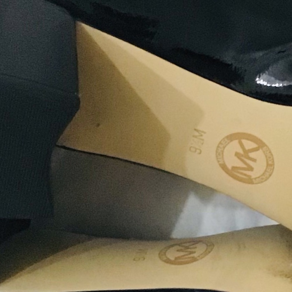 Michael Michael Kors Pauline Pump - Picture 7 of 14